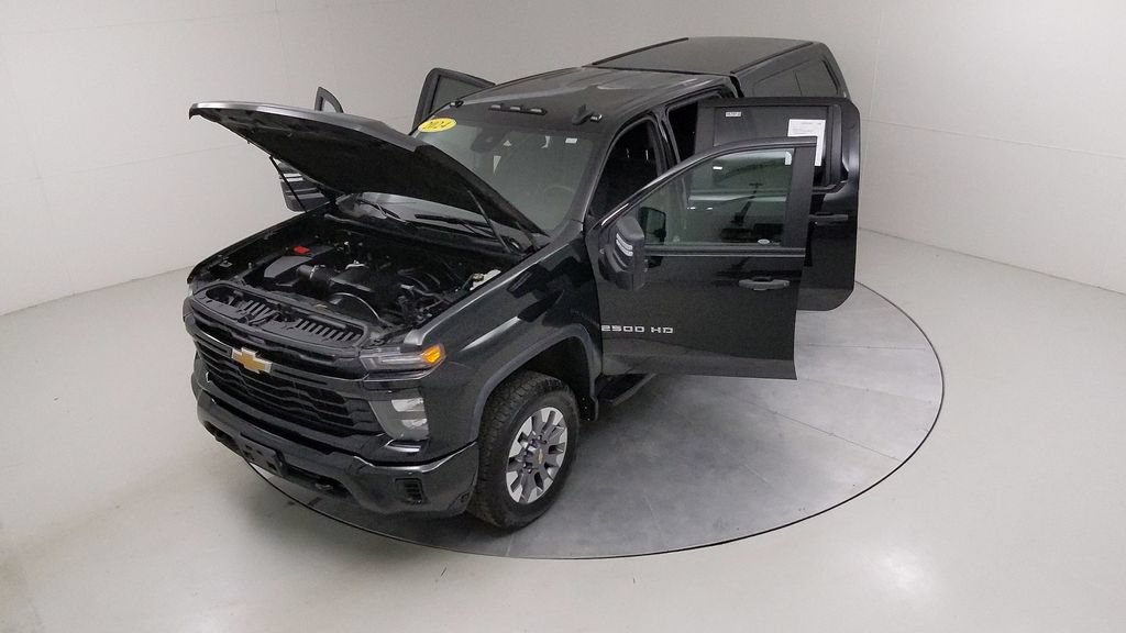 Used 2024 Chevrolet Silverado 2500 Custom w/ Custom Value Package AWD/4WD image 42