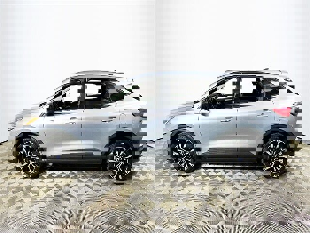 Certified 2022 Ford Escape SE w/ SE Sport Appearance Package image 6