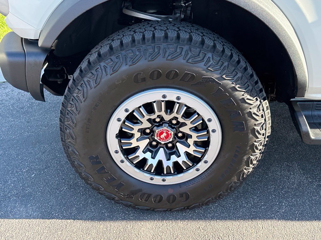 Certified 2026 Ford Bronco Outer Banks w/ Sasquatch Package AWD/4WD image 12