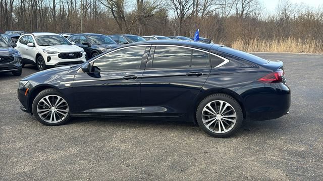 Used 2018 Buick Regal Essence FWD image 2