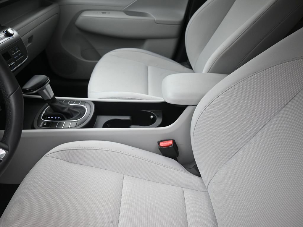 Used 2025 Hyundai Kona SEL FWD image 20