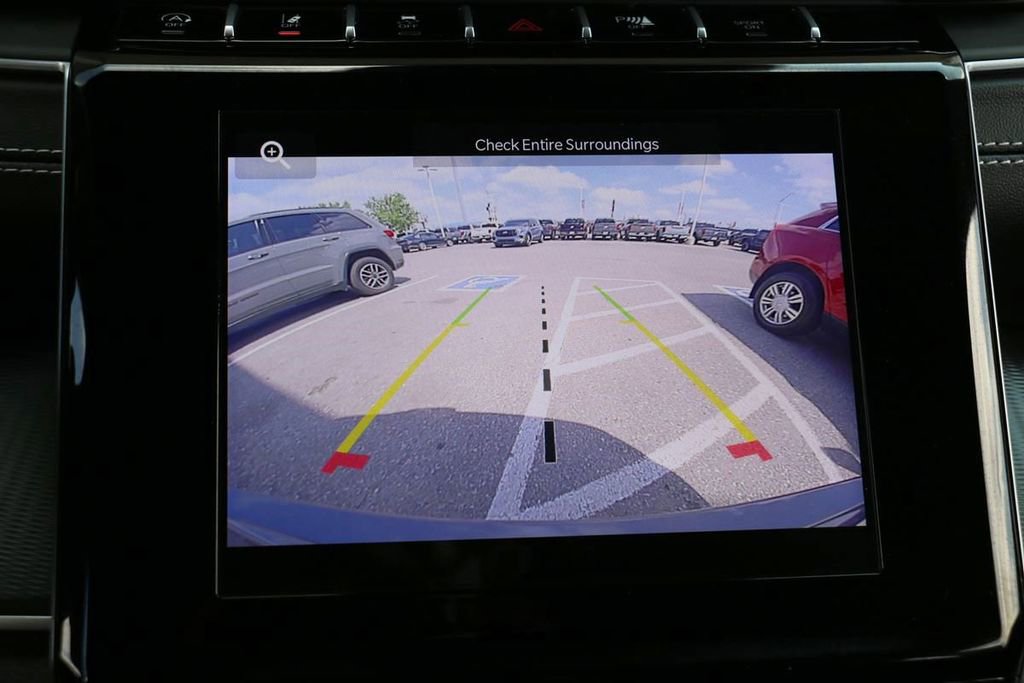 Used 2024 Jeep Grand Cherokee Laredo RWD image 13