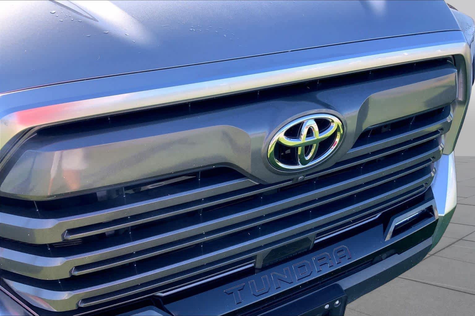 Used 2024 Toyota Tundra Limited AWD/4WD image 30