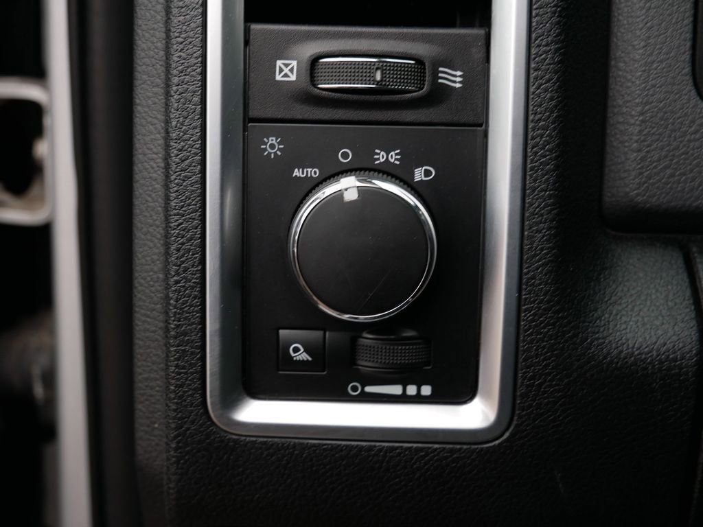 Used 2017 RAM 1500 Classic SLT image 17