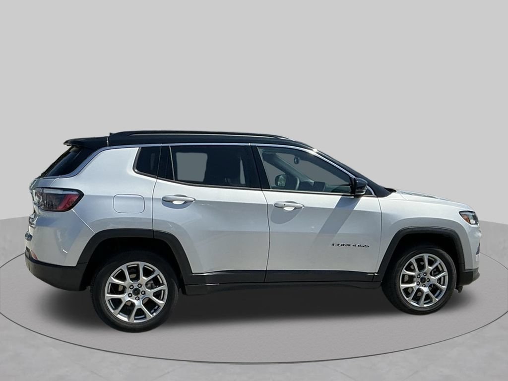 Used 2025 Jeep Compass Limited AWD/4WD image 14