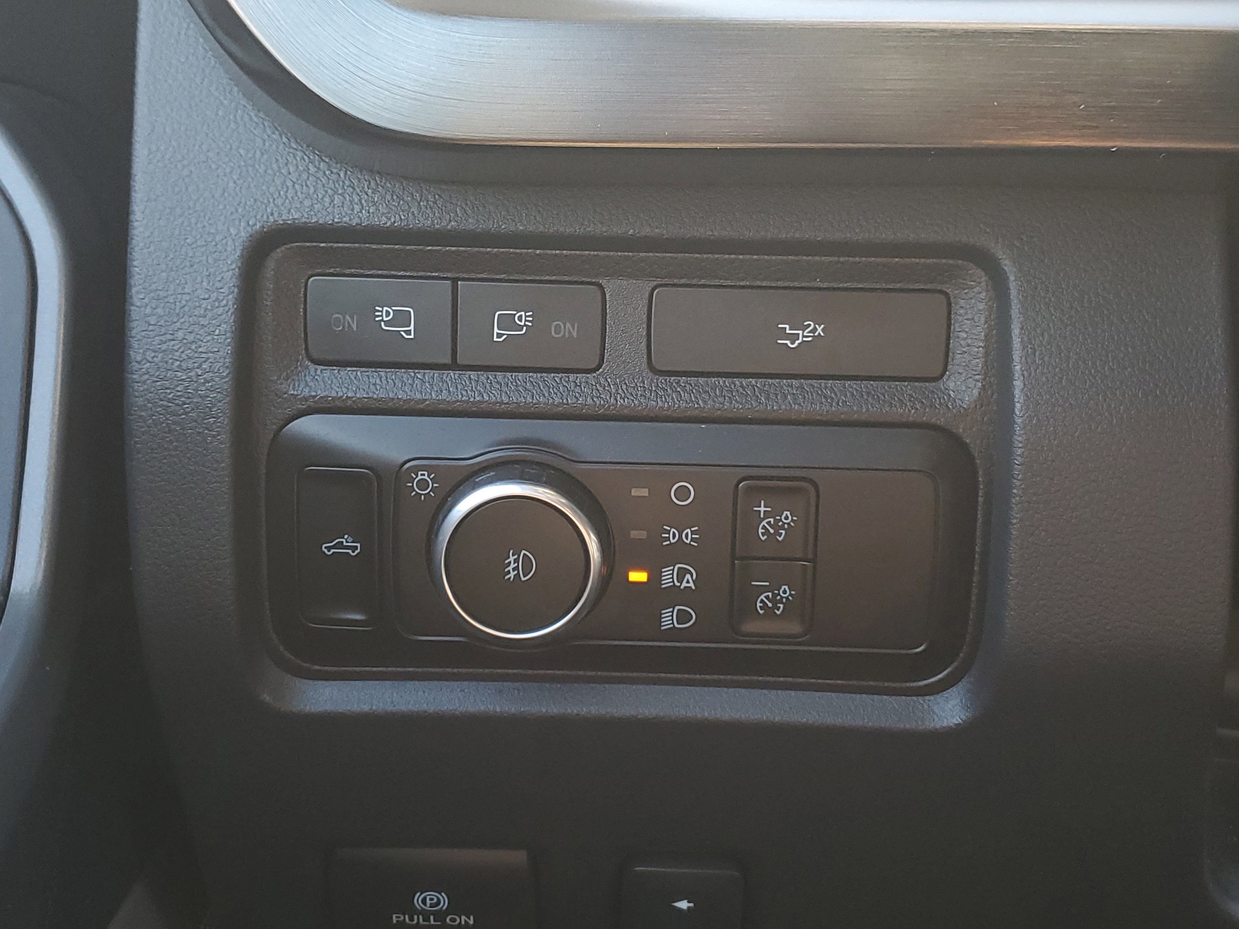 Certified 2024 Ford F250 Lariat w/ Chrome Package image 28