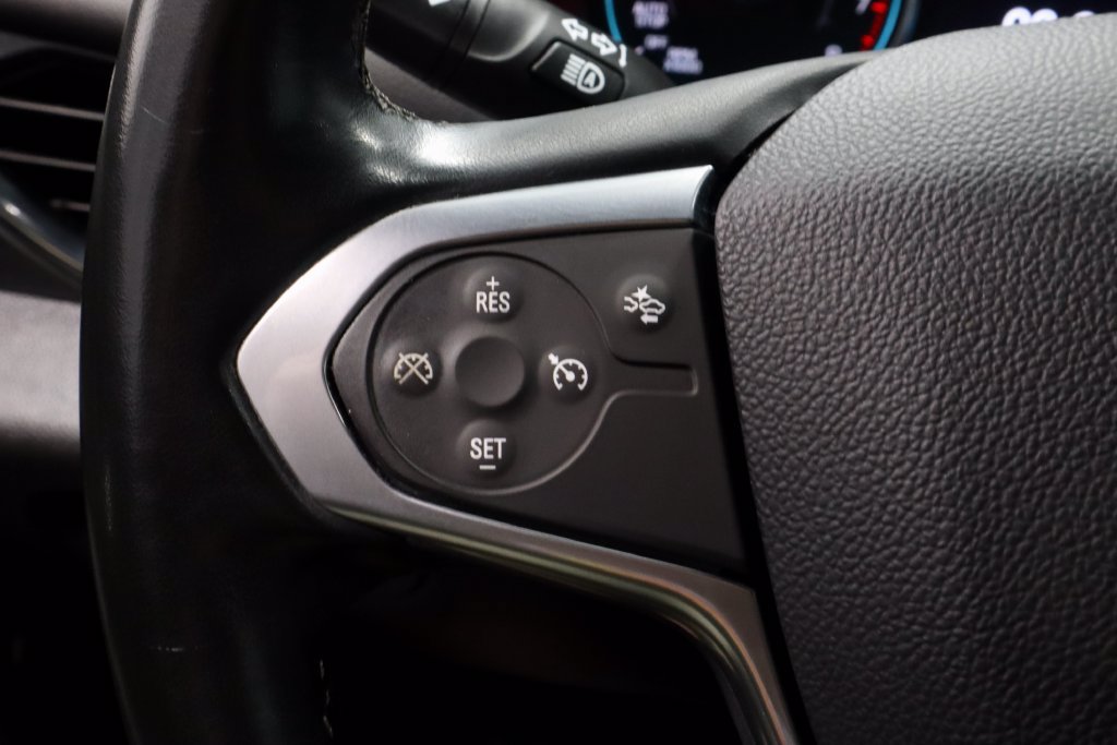 Used 2023 Chevrolet Traverse LT FWD image 28