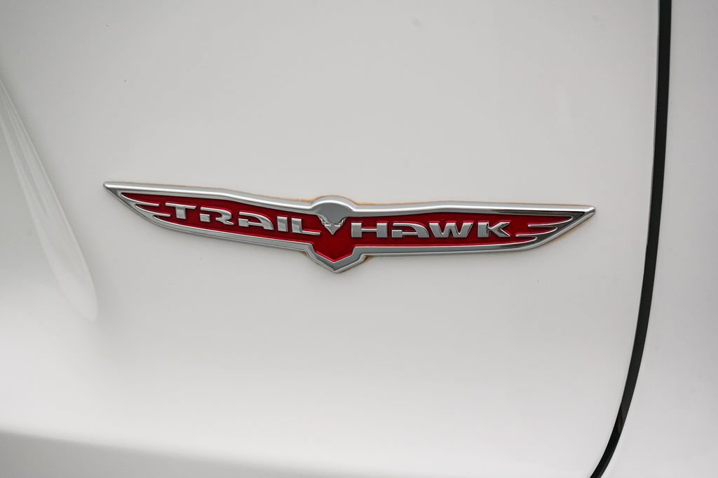 Used 2022 Jeep Cherokee Trailhawk w/ Premium Leather Package AWD/4WD image 14