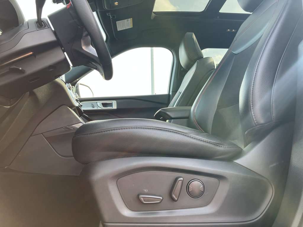 Certified 2023 Ford Explorer ST-Line w/ Class IV Trailer Tow Package AWD/4WD image 28