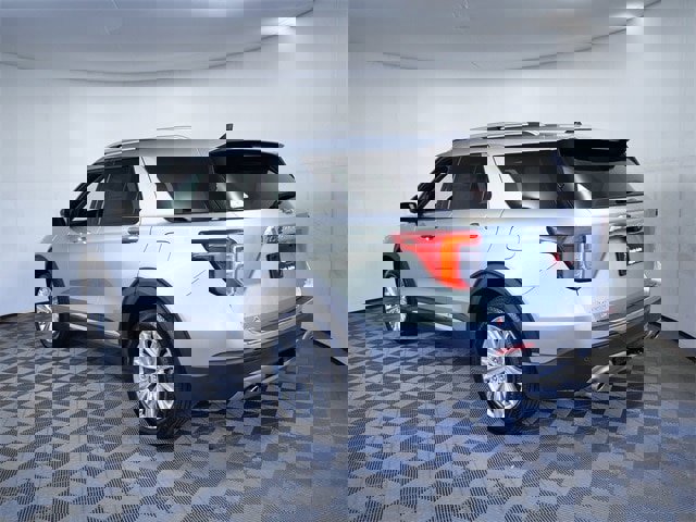 Certified 2023 Ford Explorer Limited w/ Limited Technology Package image 6