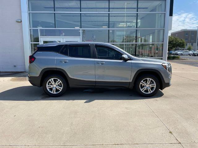 Used 2024 GMC Terrain SLE AWD/4WD image 4