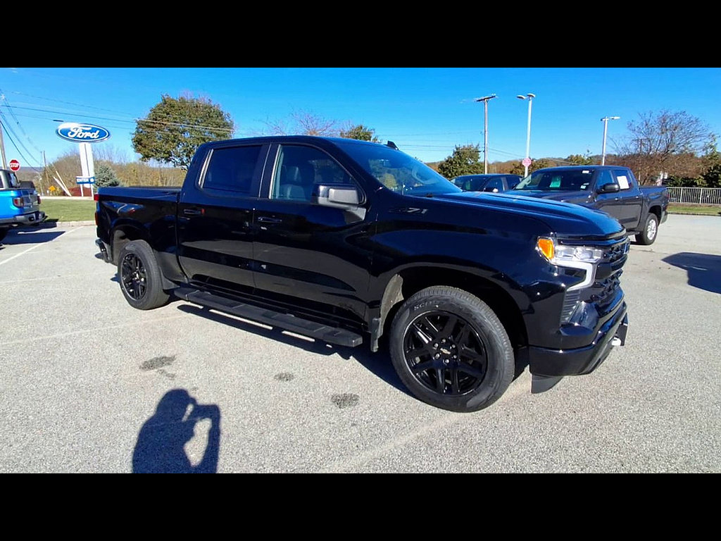 Used 2024 Chevrolet Silverado 1500 RST AWD/4WD image 2