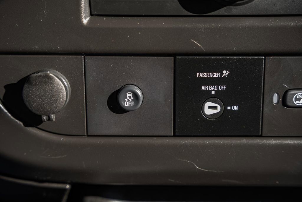 Used 2024 GMC Savana 2500 w/ Driver Convenience Package image 28