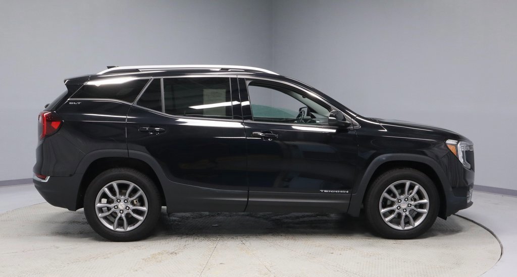 Used 2022 GMC Terrain SLT w/ LPO, Floor Liner Package image 6