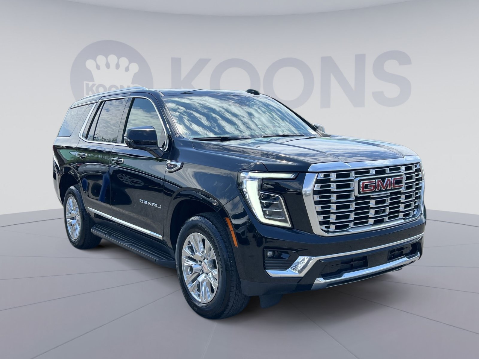 Used 2025 GMC Yukon Denali AWD/4WD image 2