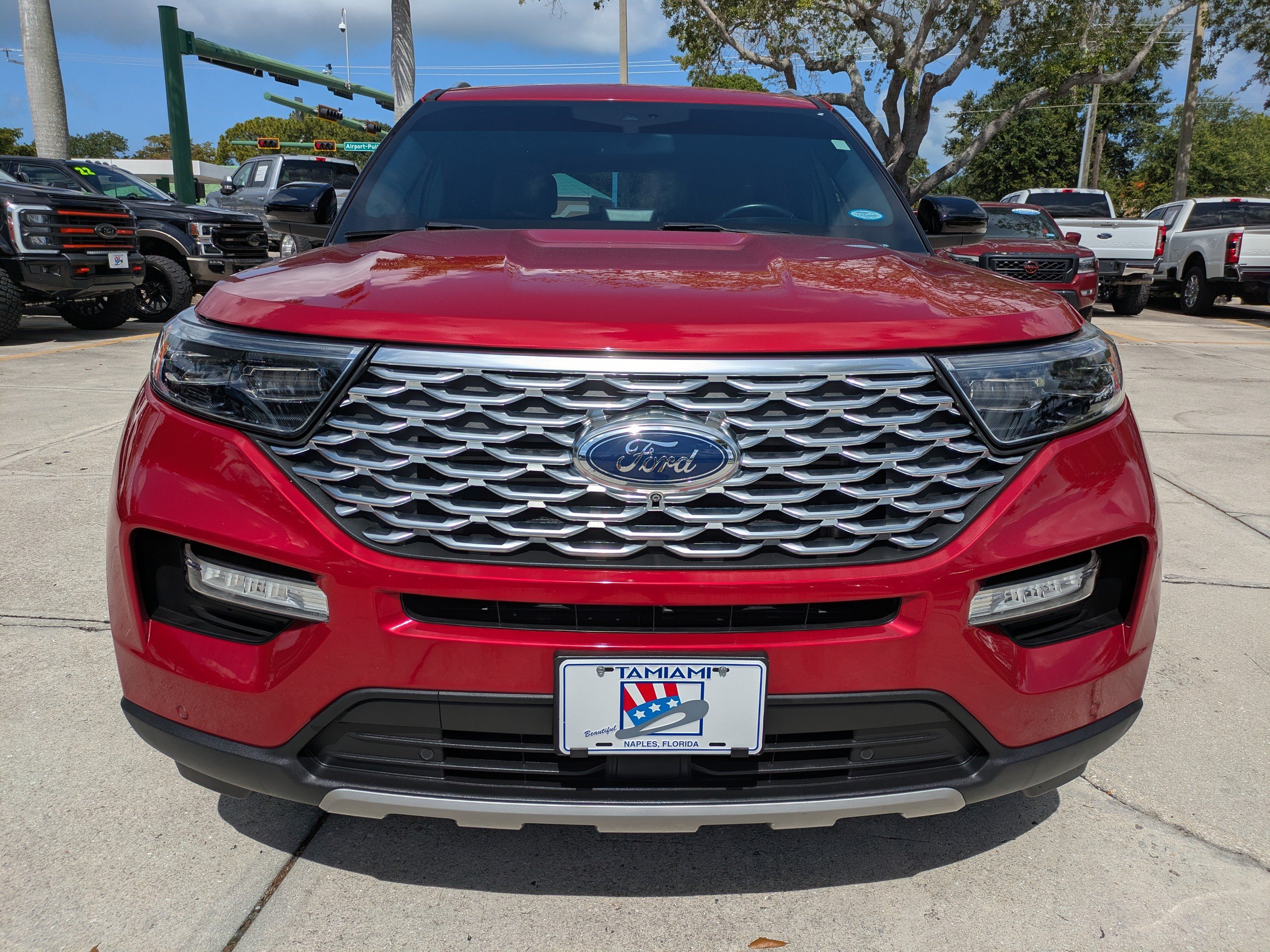 Certified 2022 Ford Explorer Platinum w/ Equipment Group 601A AWD/4WD image 8