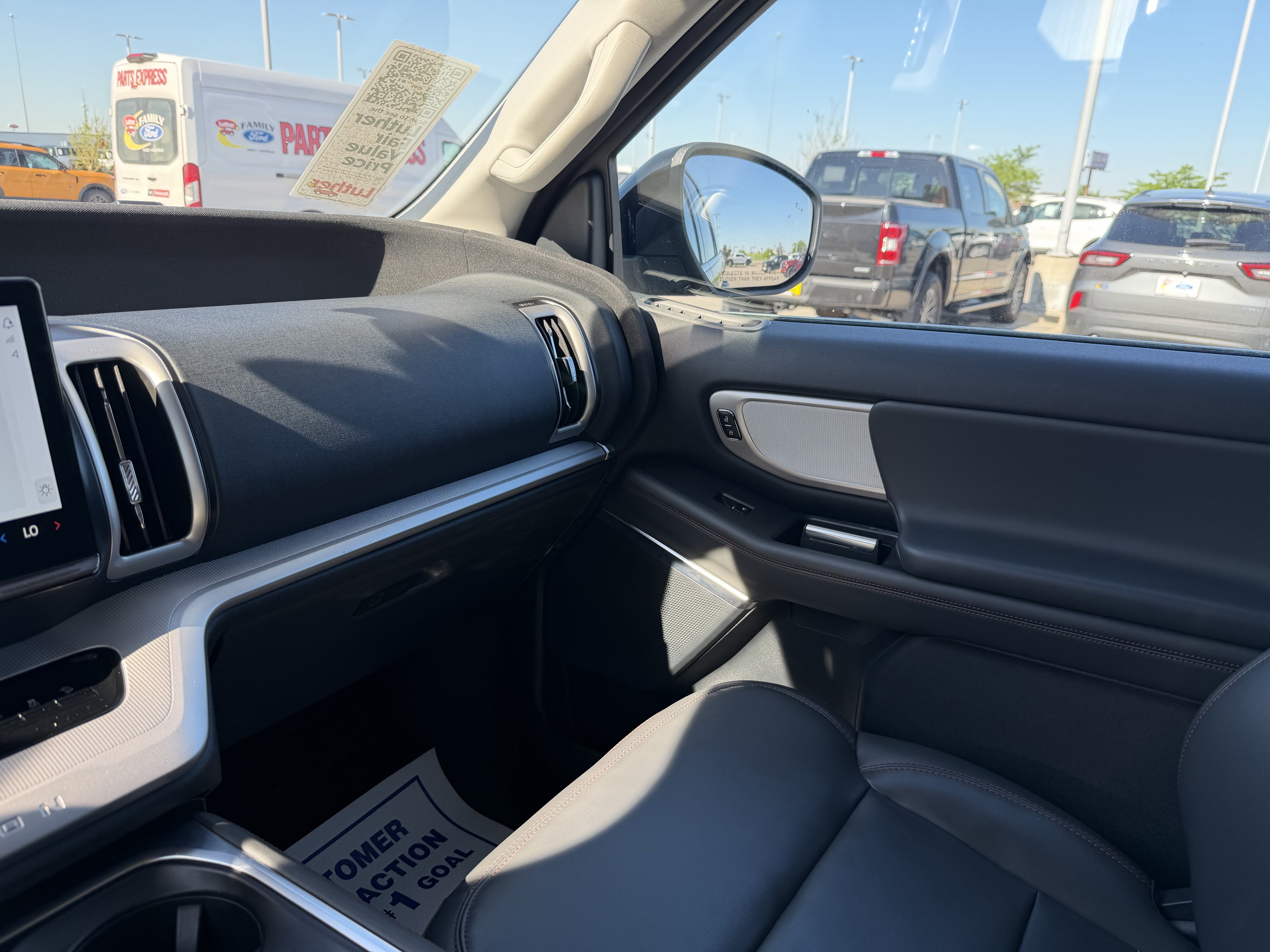 Certified 2025 Ford Expedition Active AWD/4WD image 11
