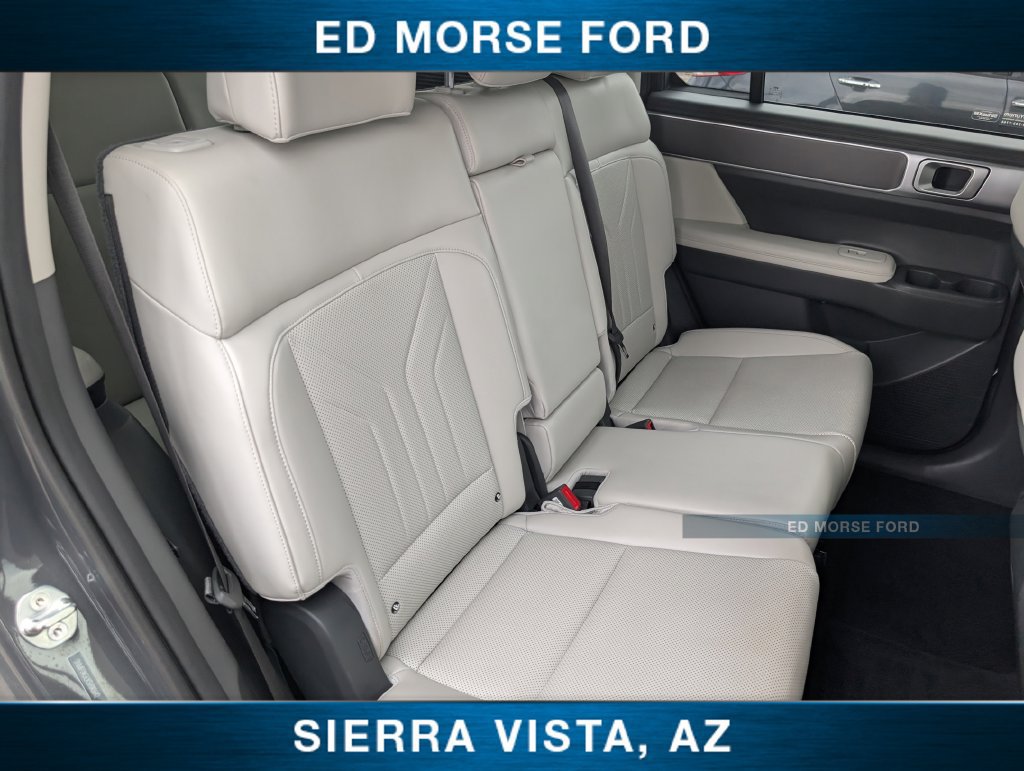 Used 2025 Hyundai Santa Fe SEL FWD image 14