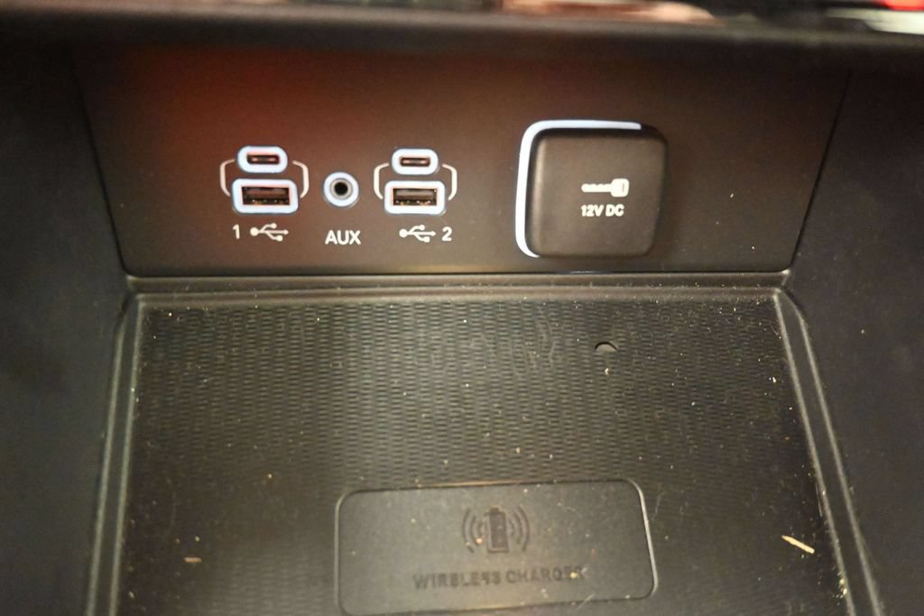 Used 2025 Jeep Grand Cherokee Altitude RWD image 9