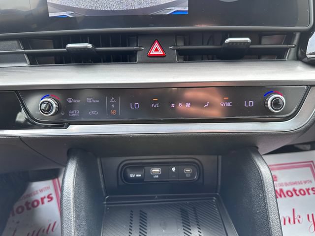 Used 2024 Kia Sportage EX AWD/4WD image 15
