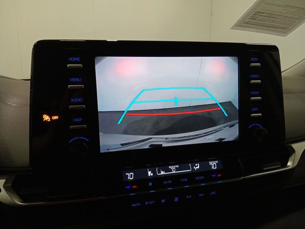 Used 2023 Toyota Sienna LE image 21