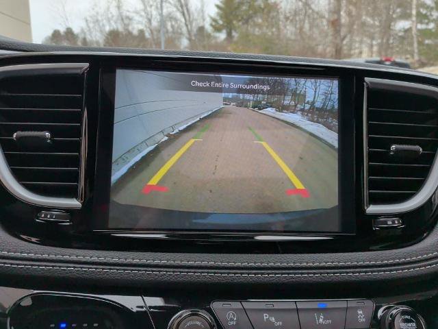 Used 2025 Chrysler Pacifica Limited w/ Uconnect Theater Family Group image 35