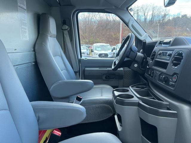 Certified 2024 Ford E-350 and Econoline 350 Super Duty w/ Driver's Safety Package image 7