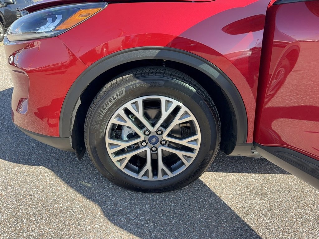 Certified 2022 Ford Escape SEL image 37