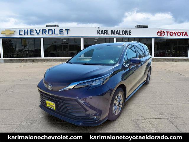 Used 2025 Toyota Sienna XLE