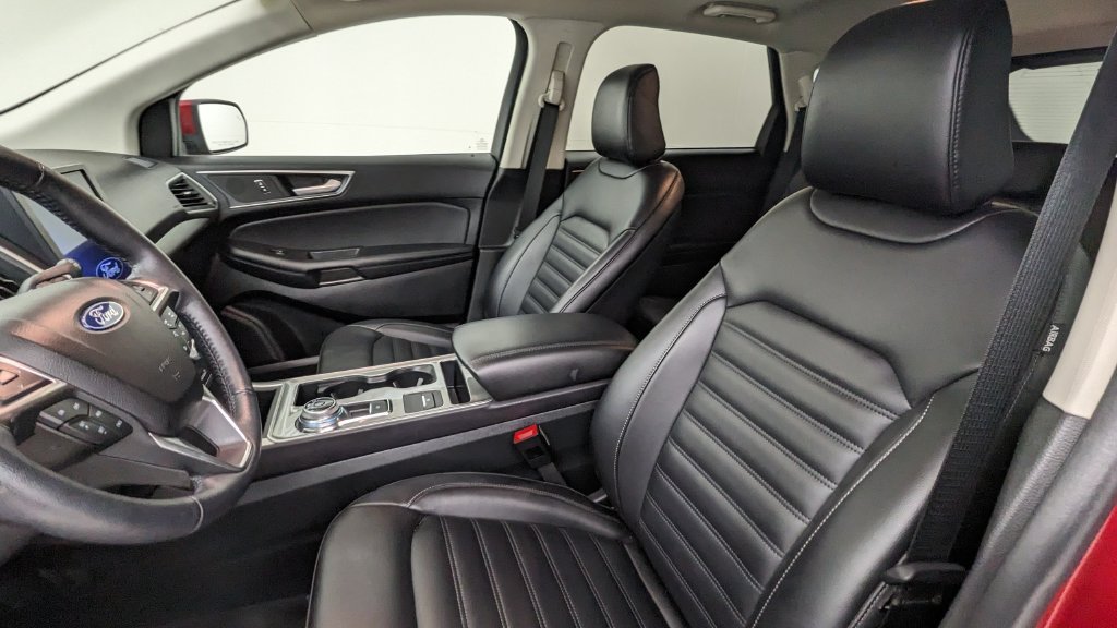 Certified 2024 Ford Edge SEL w/ Convenience Package AWD/4WD image 2