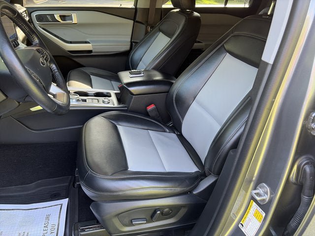 Certified 2022 Ford Explorer XLT w/ Equipment Group 202A AWD/4WD image 14