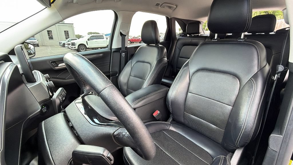 Certified 2022 Ford Escape Titanium FWD image 29