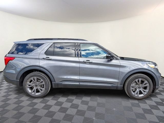 Certified 2024 Ford Explorer XLT w/ Equipment Group 202A AWD/4WD image 8