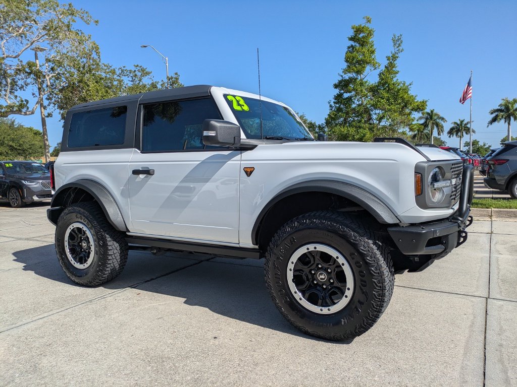Certified 2023 Ford Bronco Badlands w/ Sasquatch Package AWD/4WD image 2