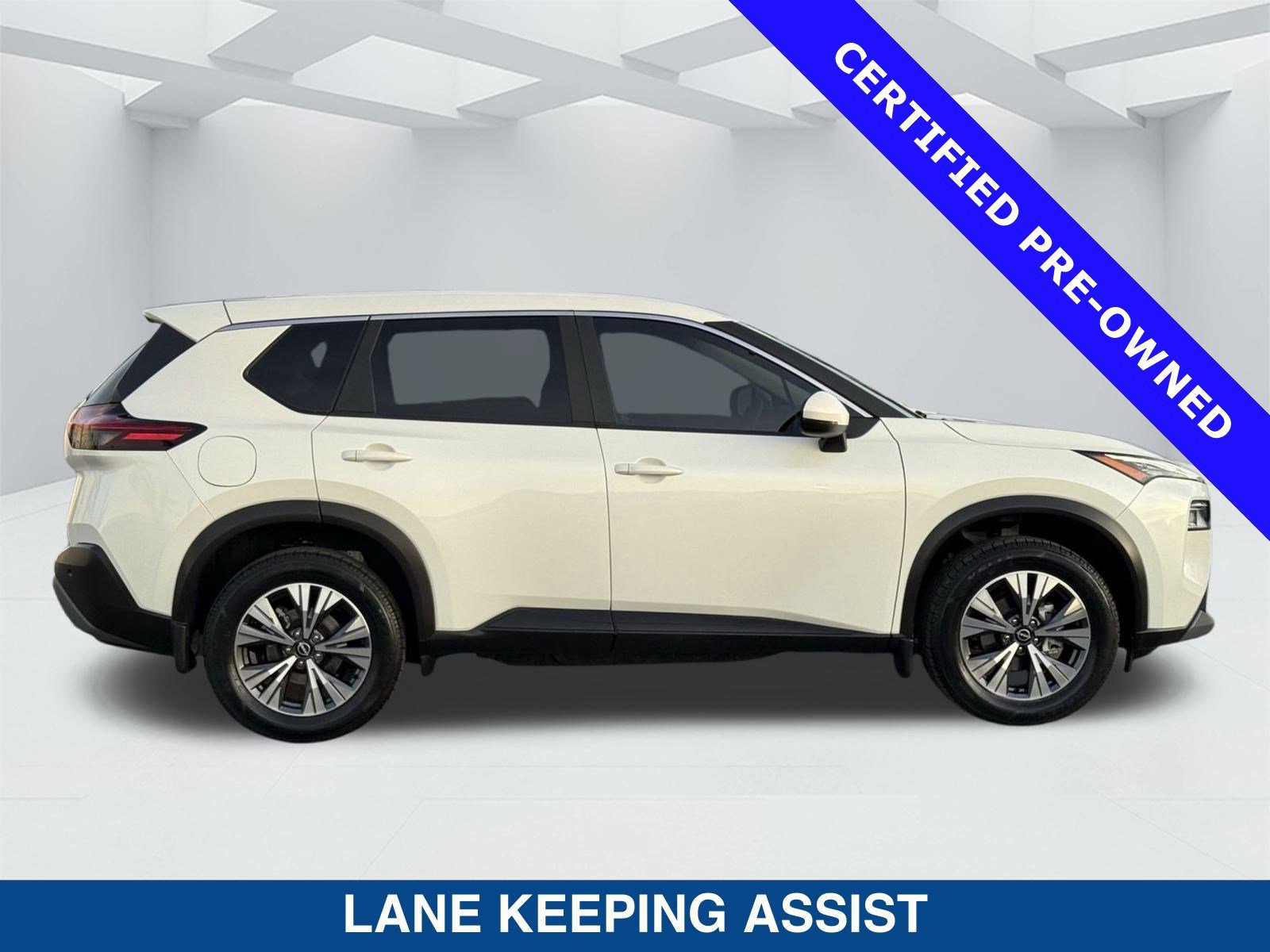 Used 2023 Nissan Rogue SV image 5