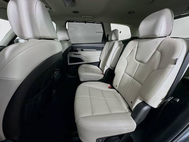 Used 2024 Kia Telluride EX w/ EX Captain's Chair Package FWD image 12