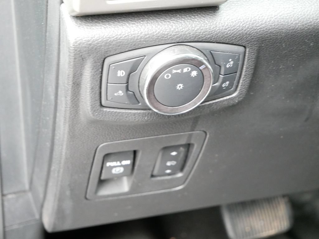 Certified 2019 Ford F150 Lariat w/ Equipment Group 502A Luxury AWD/4WD image 18