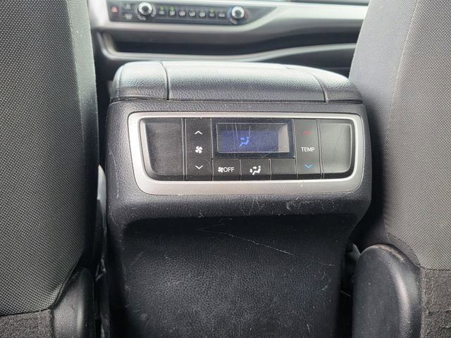 Used 2019 Toyota Highlander LE FWD image 17