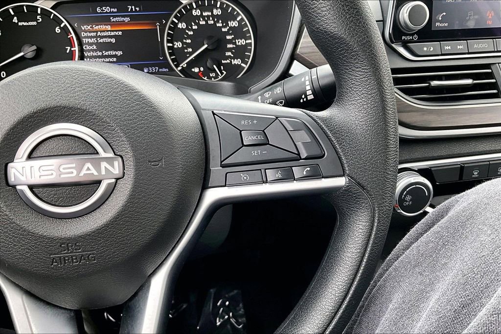 Used 2025 Nissan Altima 2.5 SV FWD image 18