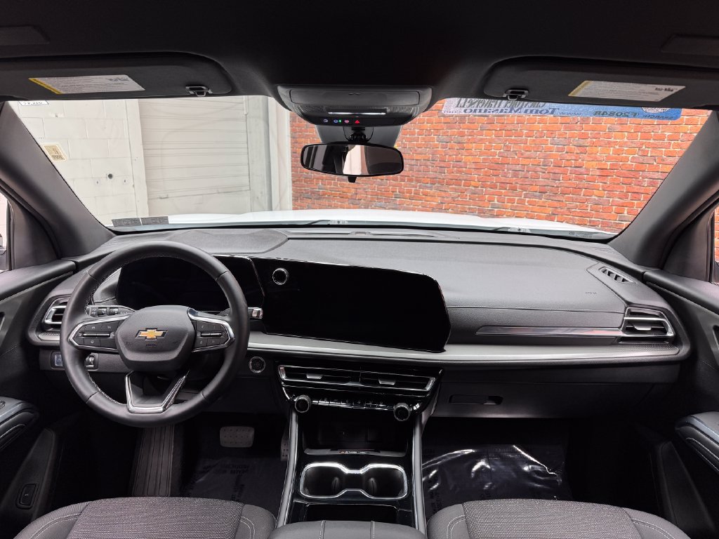 Used 2026 Chevrolet Traverse LT FWD image 14
