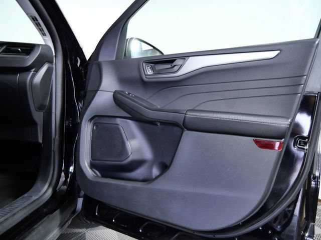 Certified 2025 Ford Escape Active AWD/4WD image 8