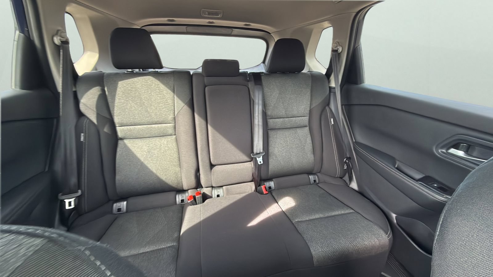Used 2024 Nissan Rogue SV FWD image 25