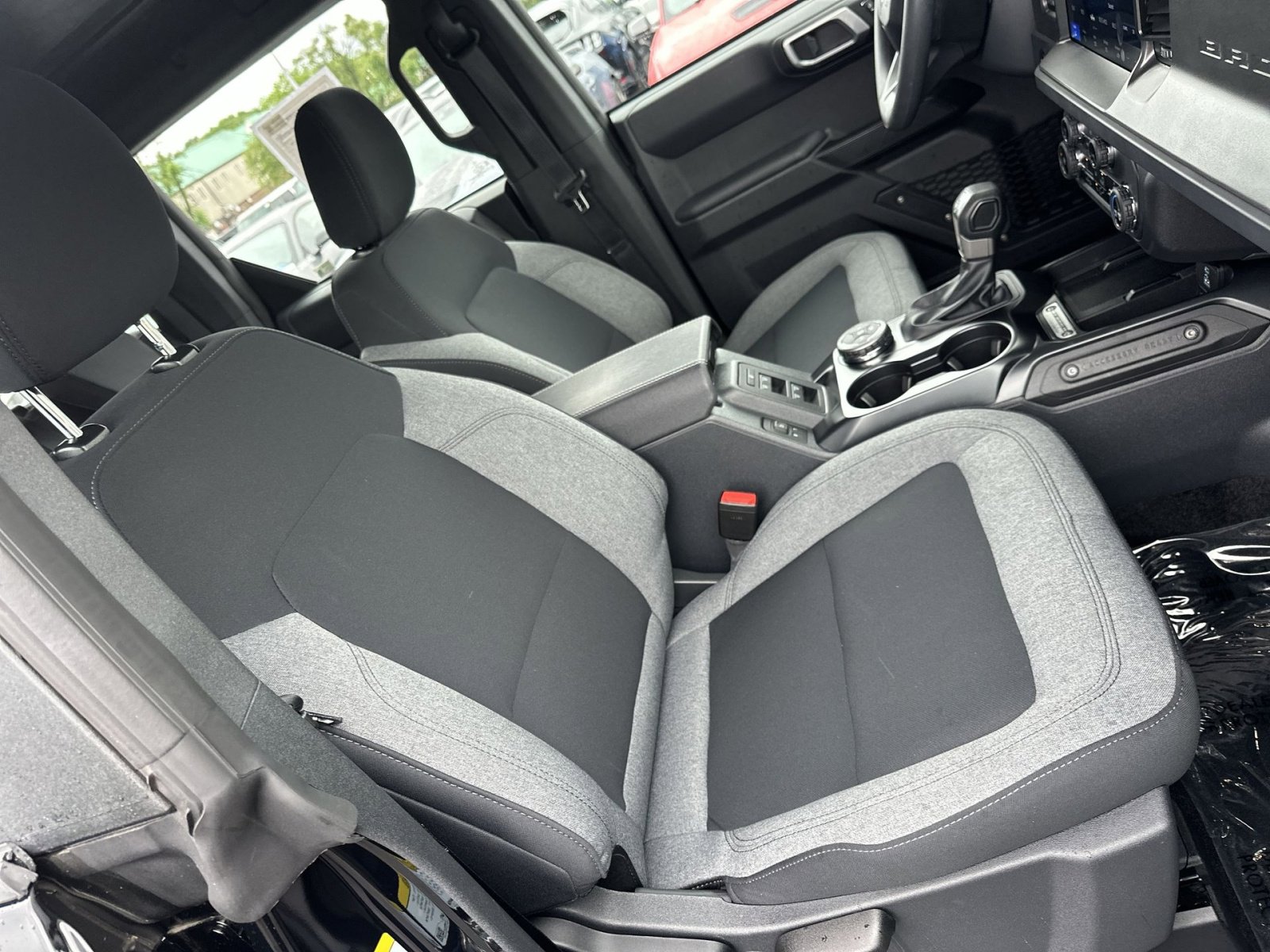 Certified 2025 Ford Bronco 4-Door AWD/4WD image 33