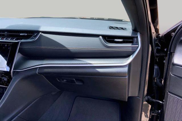 Used 2023 Jeep Grand Cherokee L Laredo RWD image 18