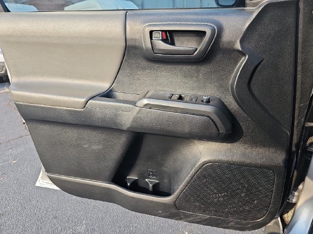 Used 2017 Toyota Tacoma SR AWD/4WD image 27