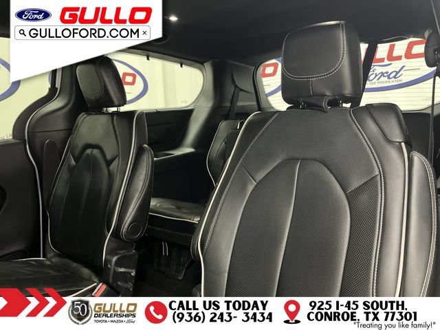 Used 2024 Chrysler Pacifica Limited w/ S Appearance Package FWD image 14