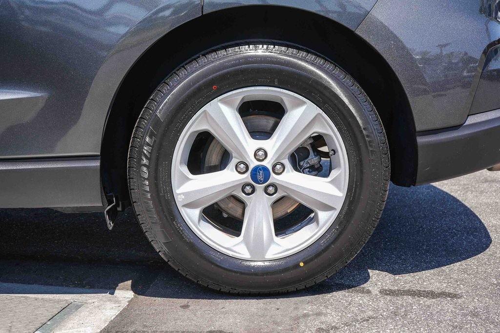 Certified 2019 Ford Edge SE FWD image 12
