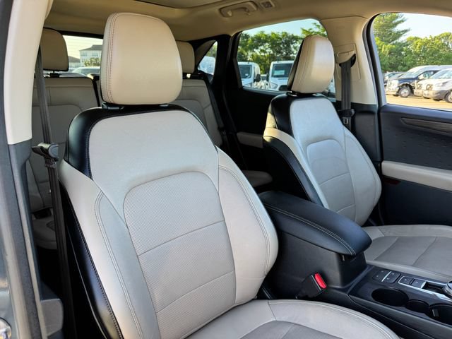 Certified 2020 Ford Escape Titanium w/ Titanium Premium Package 2.0 AWD/4WD image 20