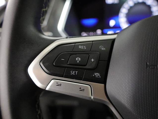 Used 2022 Volkswagen Tiguan SE AWD/4WD image 14