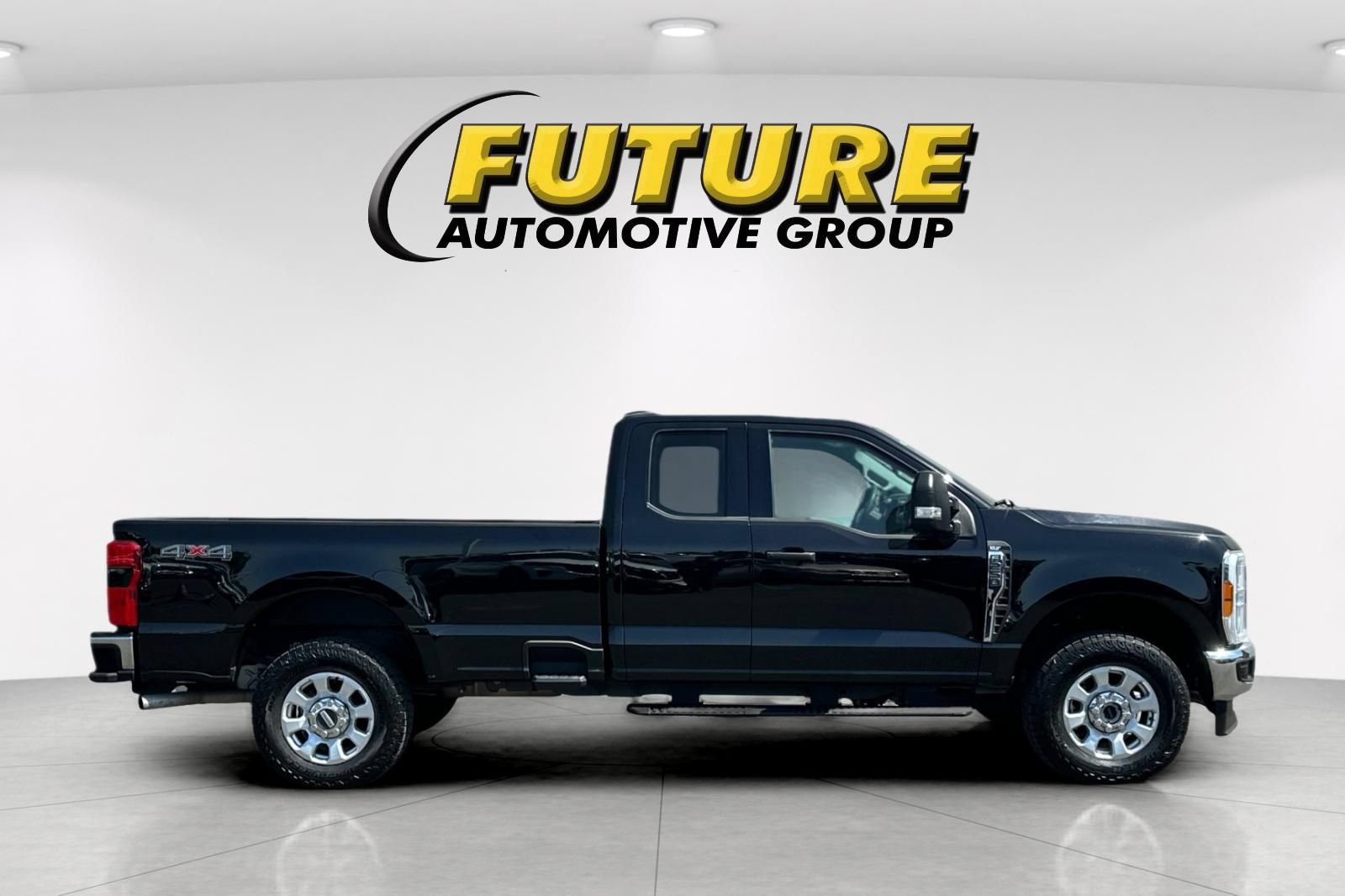 Certified 2023 Ford F250 XLT w/ 360-Degree Camera Package AWD/4WD image 2